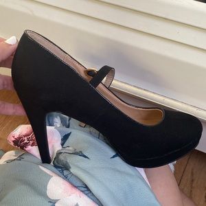 Metaphor size 6.5 heels